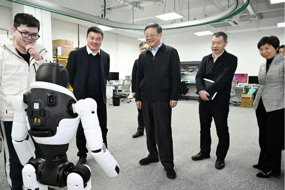 上海市委书记陈吉宁专题调研九洲酷游机器人
